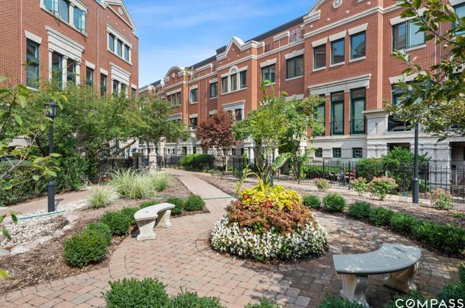 2040 N Sedgwick St in Chicago, IL - Building Photo