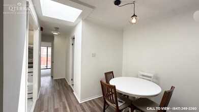 2112 Queen St E in Toronto, ON - Building Photo - Building Photo