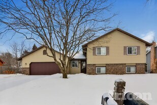 4520 Juneau Ln N in Plymouth, MN - Building Photo