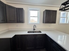 915 S Spencer Rd in New Lenox, IL - Foto de edificio - Building Photo