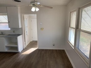 2121 E Eucalyptus Ave in Enid, OK - Building Photo - Building Photo