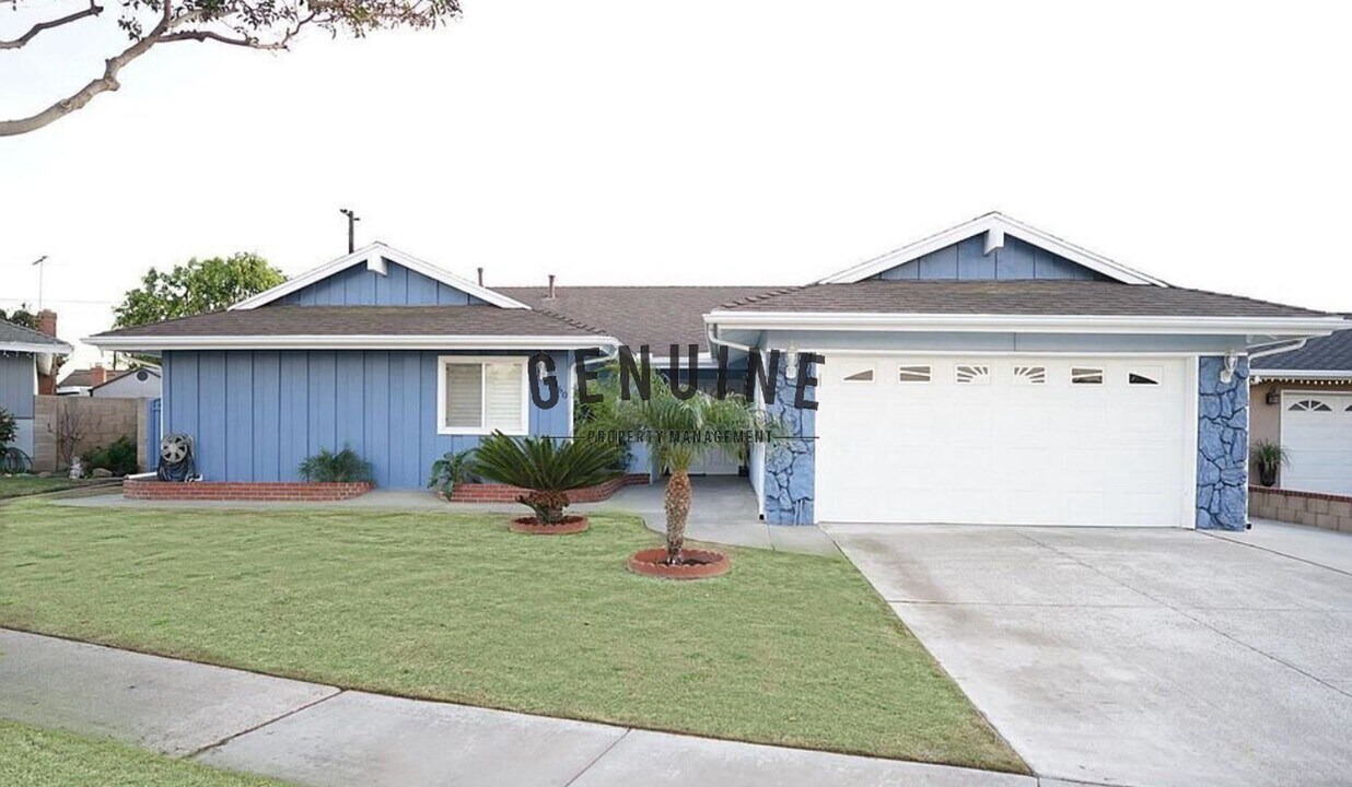 9460 Cormorant Cir in Fountain Valley, CA - Foto de edificio