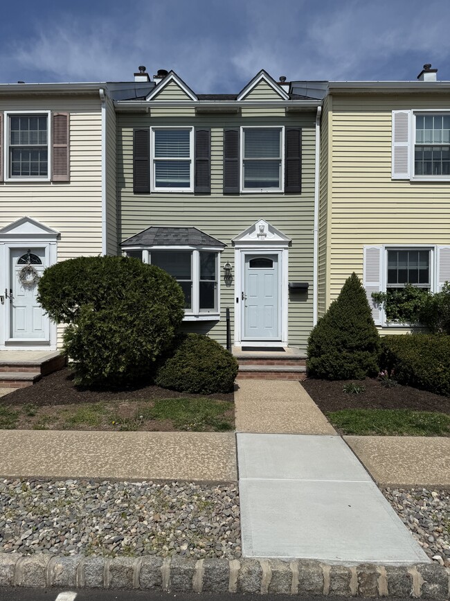 property at 118 N Bridge St