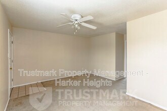 1708 Windward Dr in Killeen, TX - Foto de edificio - Building Photo