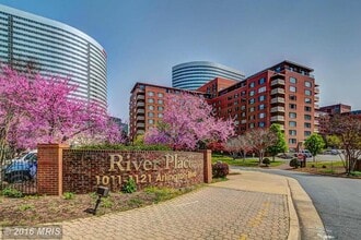 1021 Arlington Blvd, Unit 706 in Arlington, VA - Building Photo - Building Photo