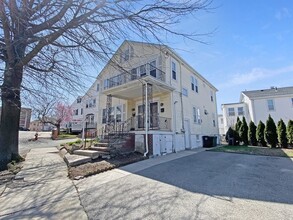 16 Kondazian St in Watertown, MA - Building Photo - Building Photo