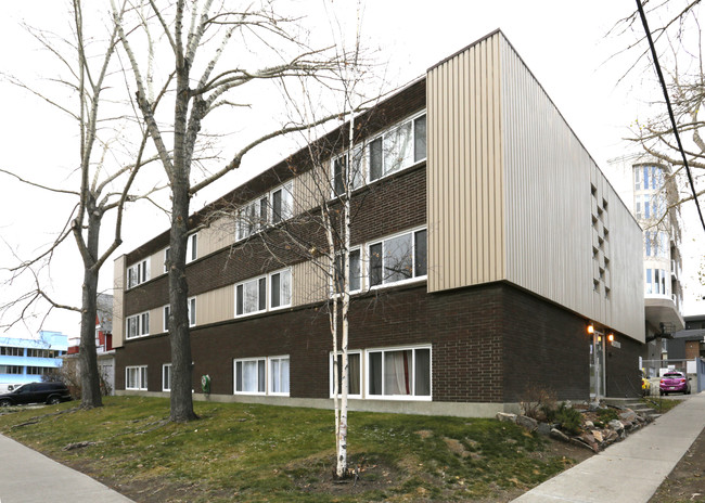 Weston Apartments in Calgary, AB - Building Photo - Building Photo