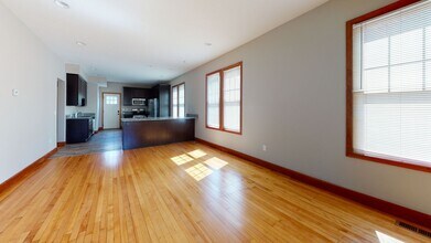 1002 13th Ave SE in Minneapolis, MN - Building Photo - Building Photo