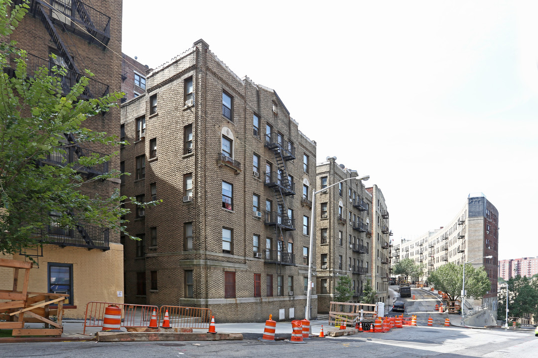 96 Wadsworth Ter in New York, NY - Building Photo