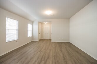2723 S Lina Ct in Conroe, TX - Building Photo - Building Photo
