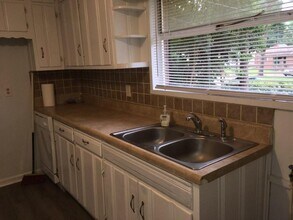 2335 Scotty Cir in Decatur, GA - Building Photo - Building Photo