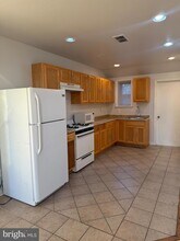 2427 N 10th St in Philadelphia, PA - Foto de edificio - Building Photo