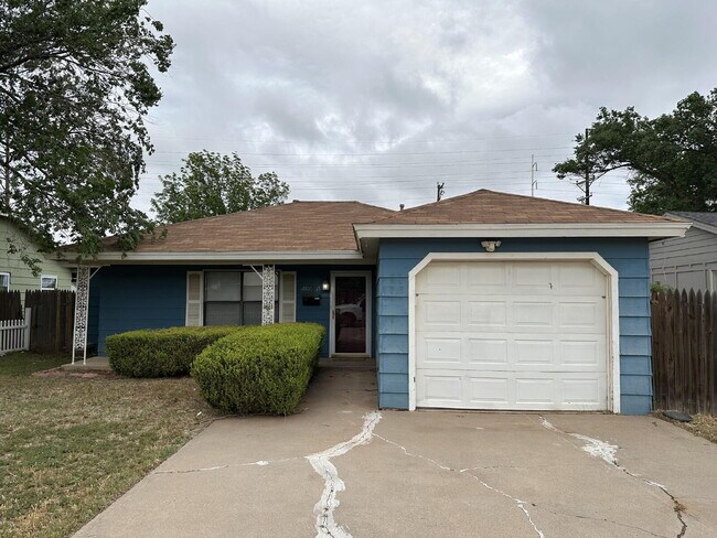 4810 35th St in Lubbock, TX - Building Photo - Building Photo