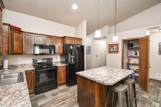 6010 W Bloomfield Pl in Sioux Falls, SD - Building Photo - Building Photo