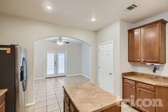 5626 Cross Pond in San Antonio, TX - Building Photo - Building Photo