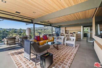 5671 Spreading Oak Dr in Los Angeles, CA - Building Photo - Building Photo