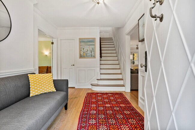 9 Edgehill Dr in Darien, CT - Building Photo - Building Photo