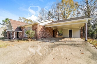 146 Elmwood Pl in Jackson, MS - Building Photo - Building Photo