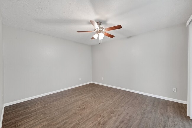 property at 10506 Ivy Oaks Ln