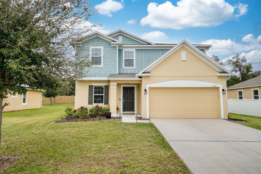 1319 Ralph Poe Dr in Apopka, FL - Foto de edificio