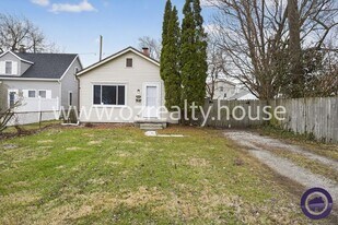 1913 Newport Ave in Toledo, OH - Building Photo