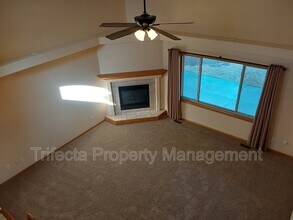 2437 Forsythia Dr in Loveland, CO - Building Photo - Building Photo