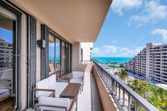 251 Crandon Blvd in Key Biscayne, FL - Building Photo - Building Photo