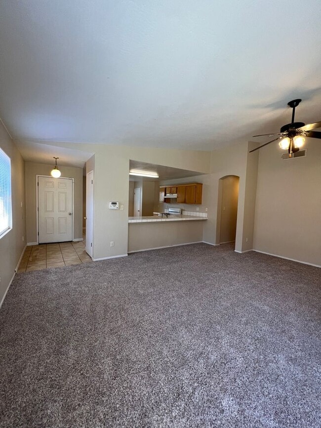 6204 Straub Ln in Bakersfield, CA - Building Photo - Building Photo