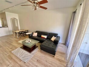 10035 Tranquility Way in Tampa, FL - Building Photo - Building Photo