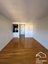 6830 N Sheridan Rd in Chicago, IL - Foto de edificio - Building Photo