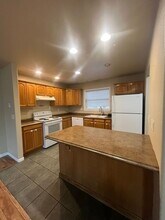 496 Wilkes Dr in Eugene, OR - Building Photo - Building Photo