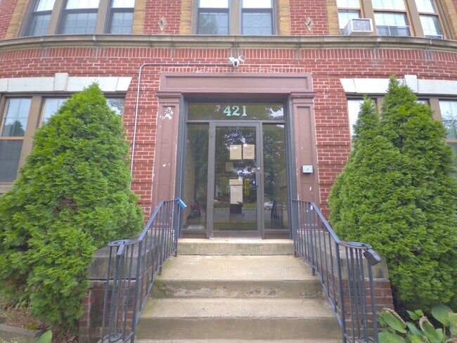 421 Wethersfield Ave in Hartford, CT - Building Photo - Building Photo