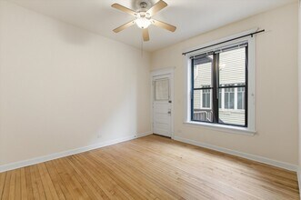 2134 W Concord Pl in Chicago, IL - Foto de edificio - Building Photo