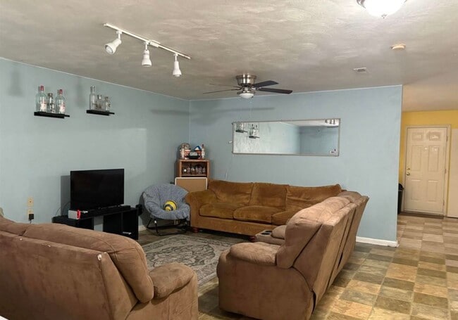 313 Pheasant Run Ct in Blacksburg, VA - Building Photo - Building Photo