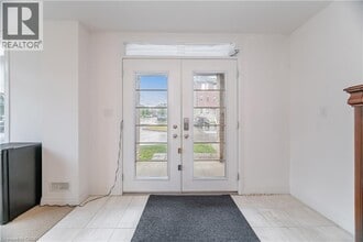 30 Times Square Blvd in Stoney Creek, ON - Building Photo - Building Photo