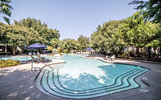 Estates at East Riverside in Austin, TX - Building Photo