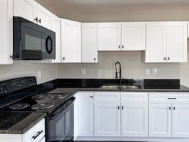 5121 W Shady Grove Rd in Irving, TX - Building Photo