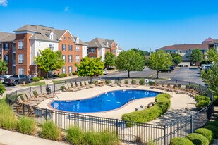 Capstone Quarters in Urbana, IL - Building Photo