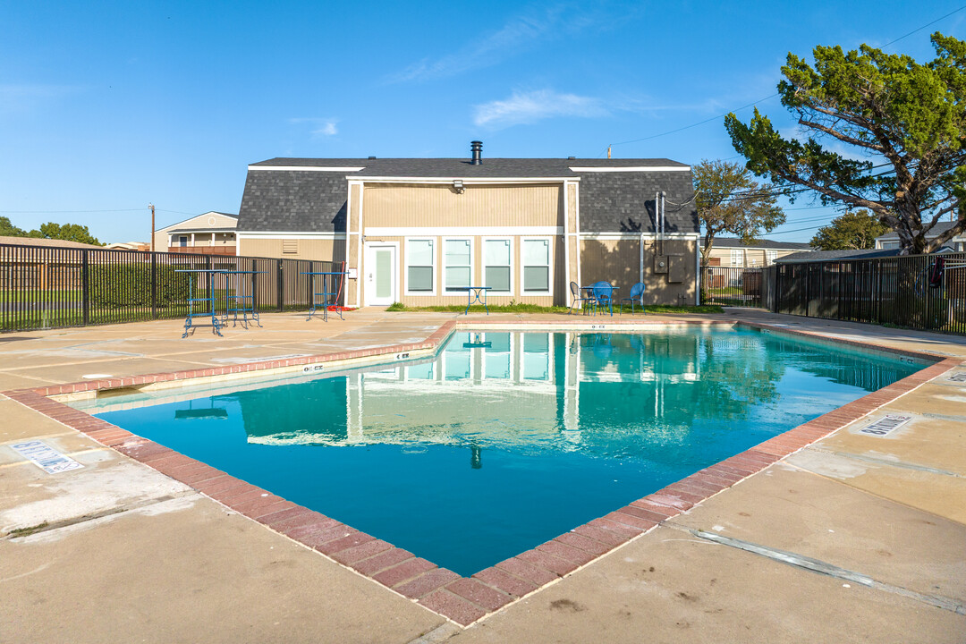 Colony Park Apartments in Wichita Falls, TX - Foto de edificio