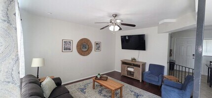 4013 Burning Tree Dr in San Antonio, TX - Building Photo - Building Photo