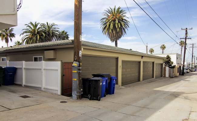 Sunset Place in San Diego, CA - Foto de edificio - Building Photo