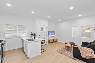 6708 Saranac St in San Diego, CA - Building Photo