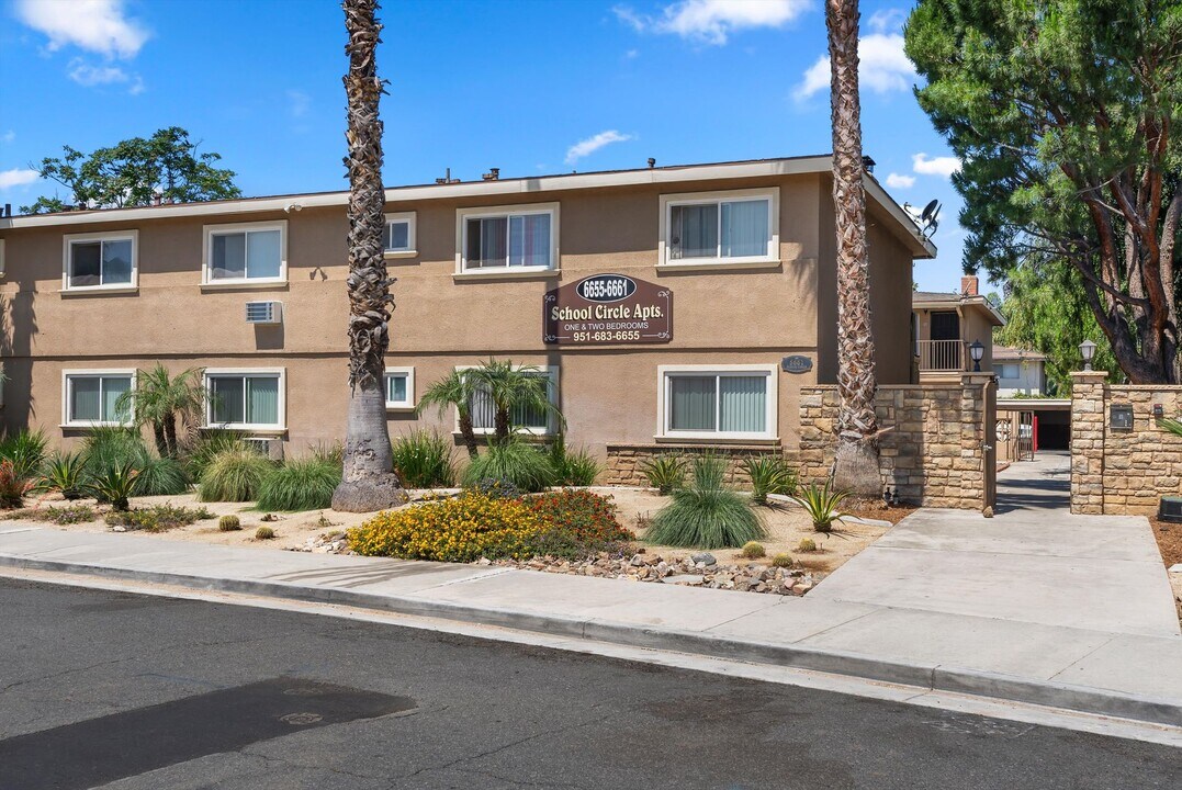 School Circle Apartments - Riverside, CA in Riverside, CA - Building Photo