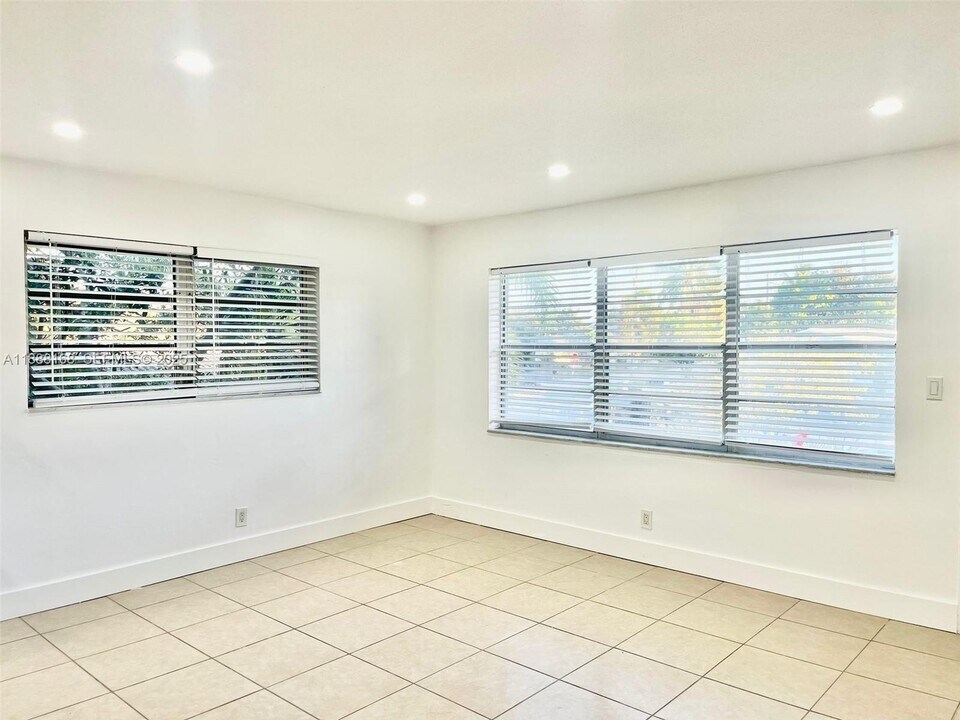 2255 SE 5th St in Pompano Beach, FL - Building Photo