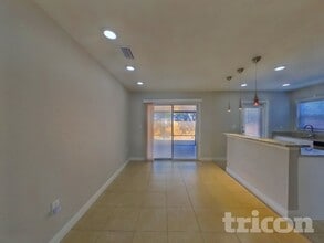 2280 Winchester Dr in Dunedin, FL - Foto de edificio - Building Photo