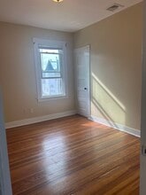 188 Thompson St in New Bedford, MA - Building Photo - Building Photo