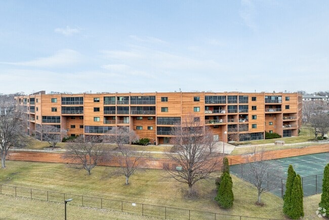 3320 Louisiana Ave S in St. Louis Park, MN - Building Photo - Building Photo