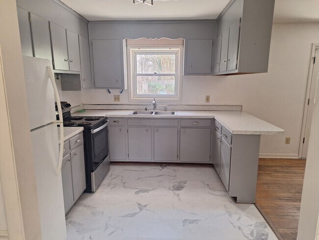 4851 Fenton Mill Rd in Williamsburg, VA - Building Photo - Building Photo