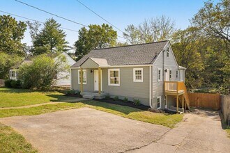 1326 Ardee Ave in Nashville, TN - Foto de edificio - Building Photo
