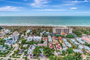 446 Canal Rd in Sarasota, FL - Foto de edificio - Building Photo